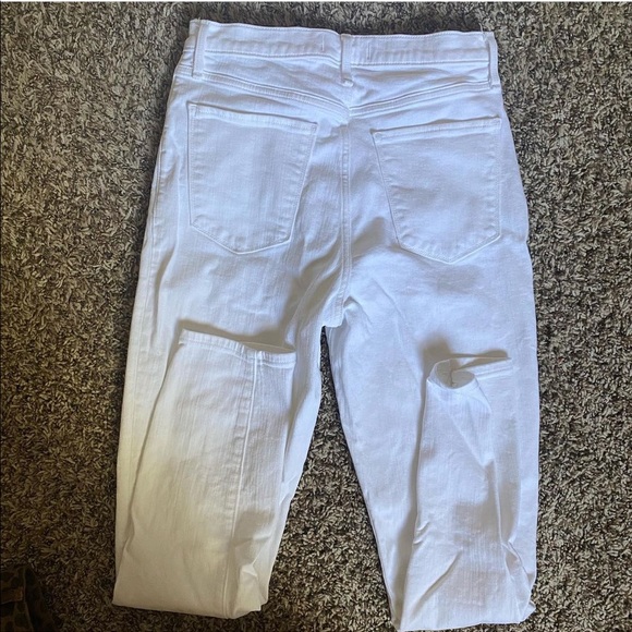 NWOT Abercrombie and Fitch White Jeans - Picture 1 of 3